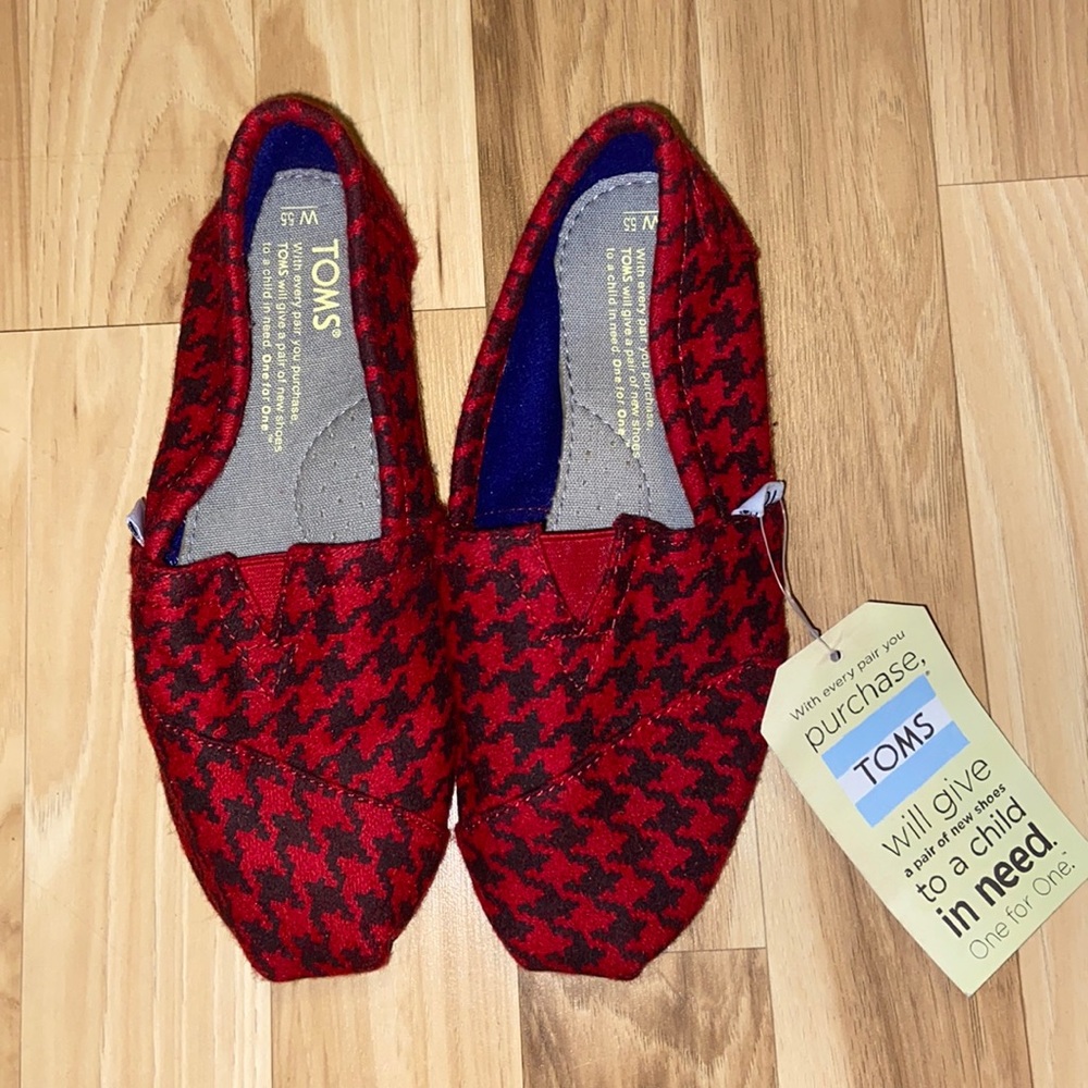 New with tags TOMS!